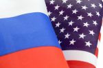 Флаги России и США
